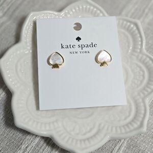 Kate Spade Goldtone Mother of Pearl Spade Stud Earrings NWT Retail $49